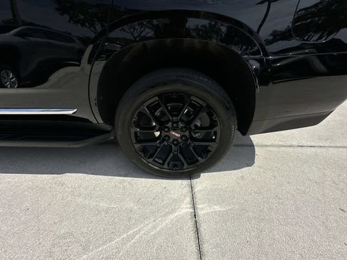 Certified 2023 GMC Yukon SLT w/ SLT Luxury Package RWD image 18