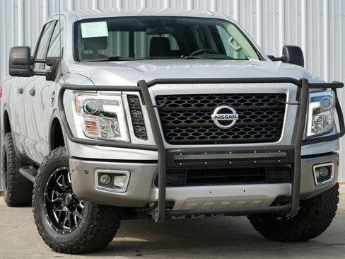 Used 2019 Nissan Titan PRO-4X w/ Pro-4x Utility Package image 2
