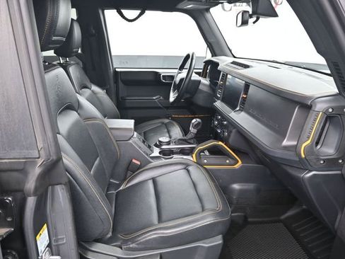 Used 2024 Ford Bronco Badlands image 9