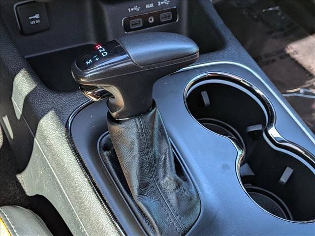Used 2019 Dodge Durango R/T w/ Technology Group AWD/4WD image 12
