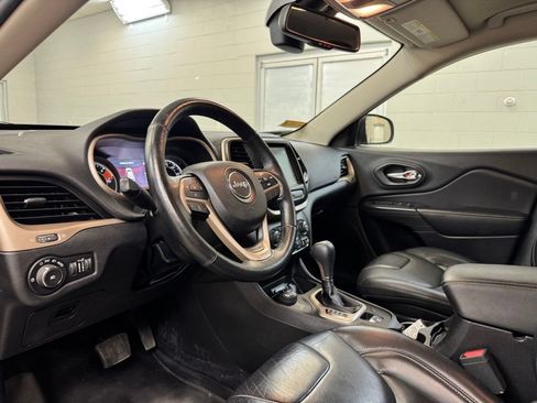 Used 2017 Jeep Cherokee Limited AWD/4WD image 13