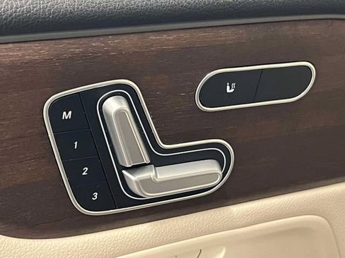 Certified 2021 Mercedes-Benz GLB 250 4MATIC image 17