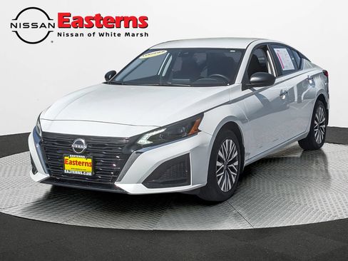Used 2024 Nissan Altima 2.5 SV AWD/4WD image 1