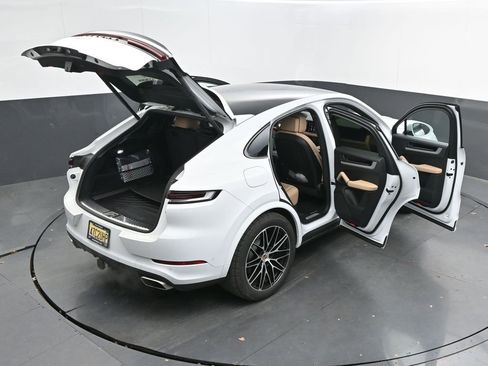 New 2025 Porsche Cayenne Coupe image 41