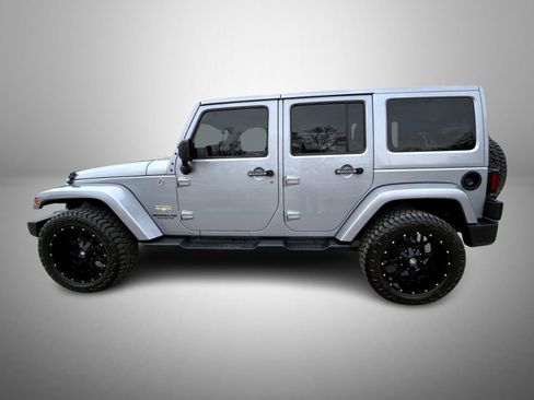 Used 2015 Jeep Wrangler Unlimited Sahara w/ Connectivity Group image 8