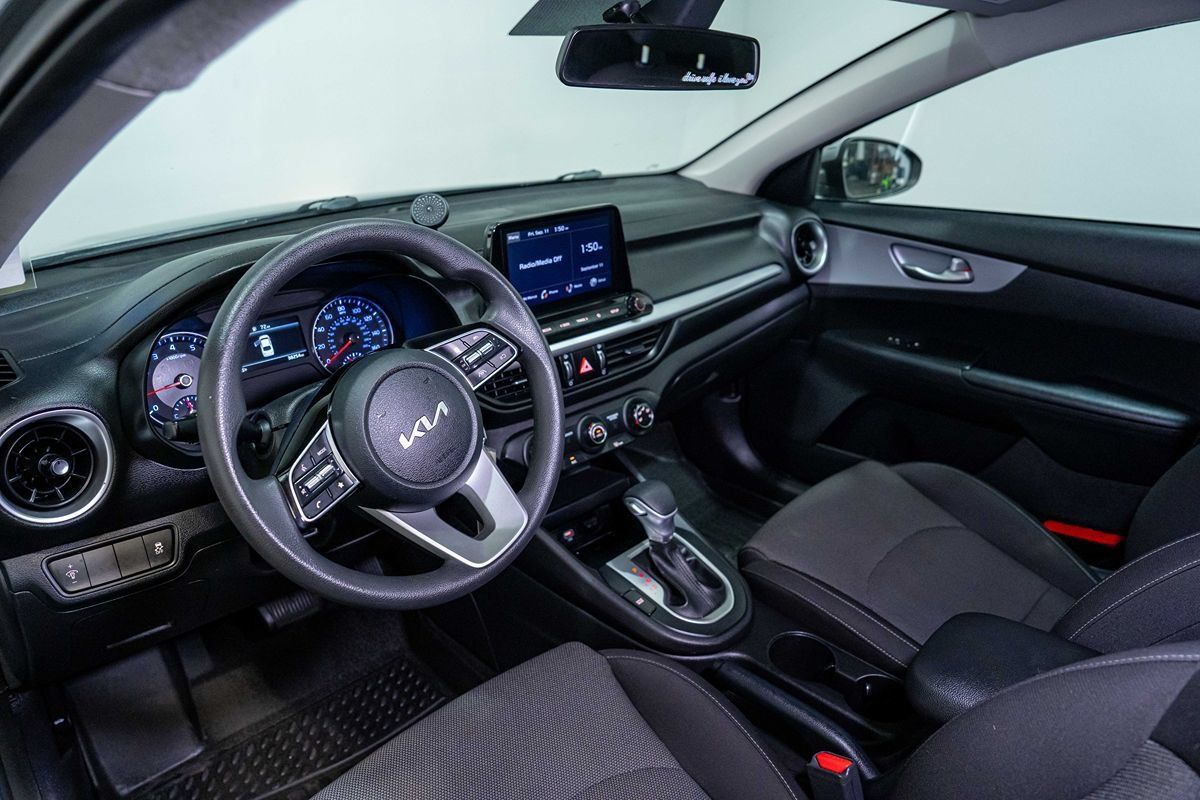 Used 2022 Kia Forte LXS FWD image 13