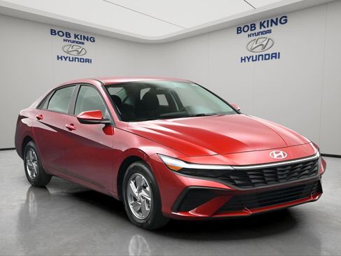 New 2026 Hyundai Elantra SE FWD image 8