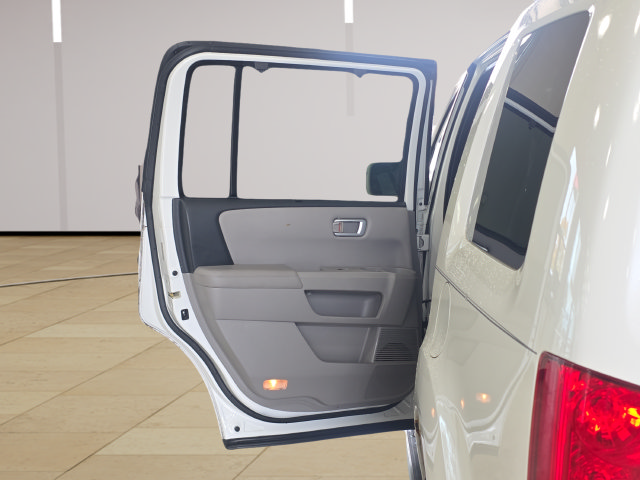 Used 2011 Honda Pilot Touring image 23