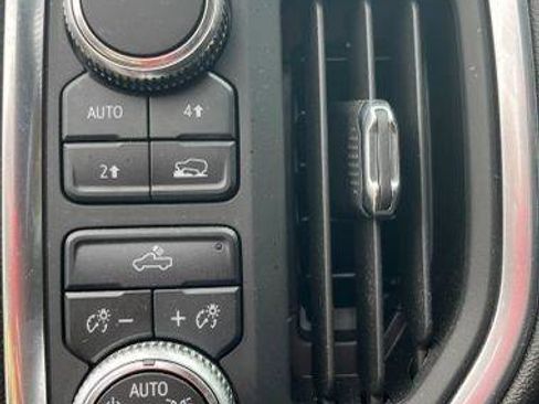 Used 2020 GMC Sierra 1500 SLE w/ SLE Value Package image 29