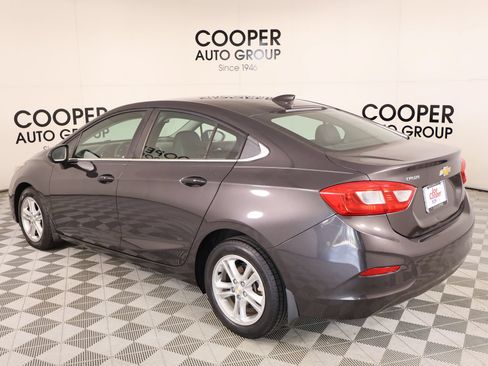 Used 2017 Chevrolet Cruze LT w/ Convenience Package FWD image 22