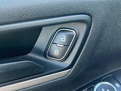 Certified 2022 Ford Escape SE w/ Cold Weather Package image 10