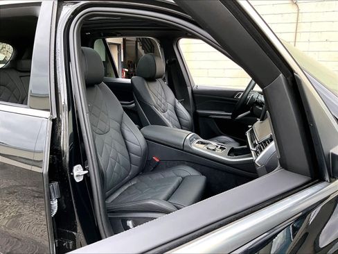 Used 2025 BMW X5 xDrive40i AWD/4WD image 10