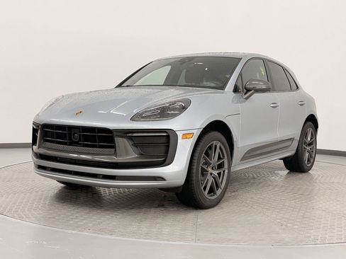 Used 2025 Porsche Macan image 1