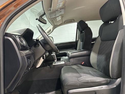 Used 2017 Toyota Tundra SR5 w/ SR5 Upgrade Package image 11