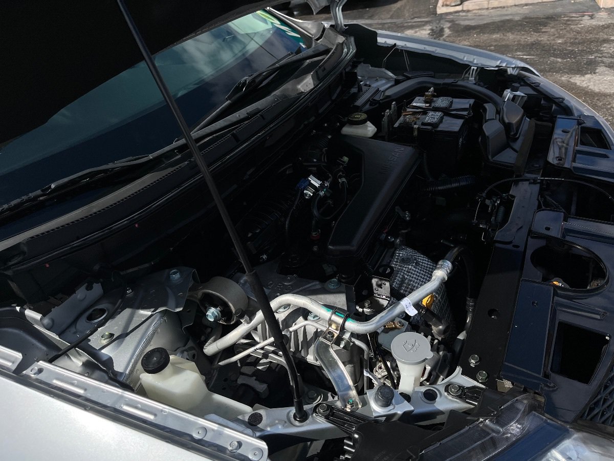 Used 2016 Nissan Rogue SV FWD image 38