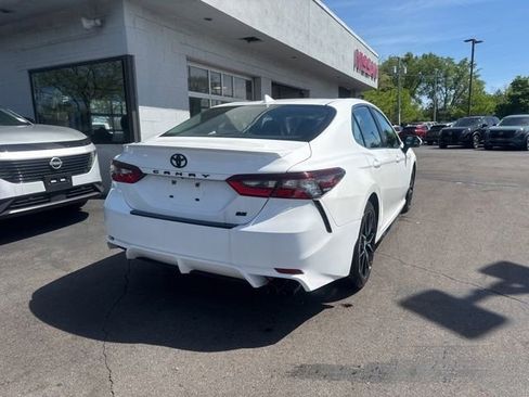 Used 2024 Toyota Camry SE FWD image 2
