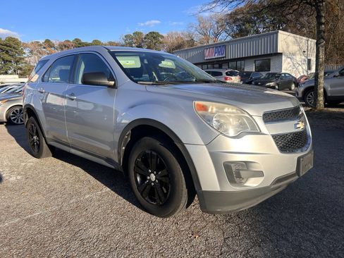 Used 2013 Chevrolet Equinox LS image 2