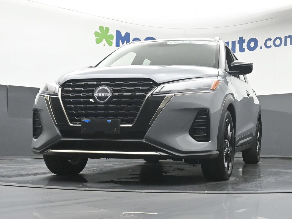 Used 2023 Nissan Kicks SR w/ SR Premium Package FWD image 7