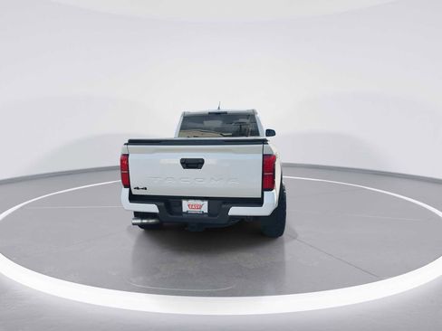 Used 2024 Toyota Tacoma TRD Off-Road image 7