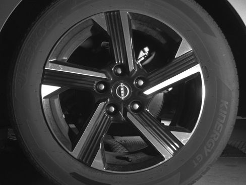 Used 2025 Nissan Sentra SV image 14