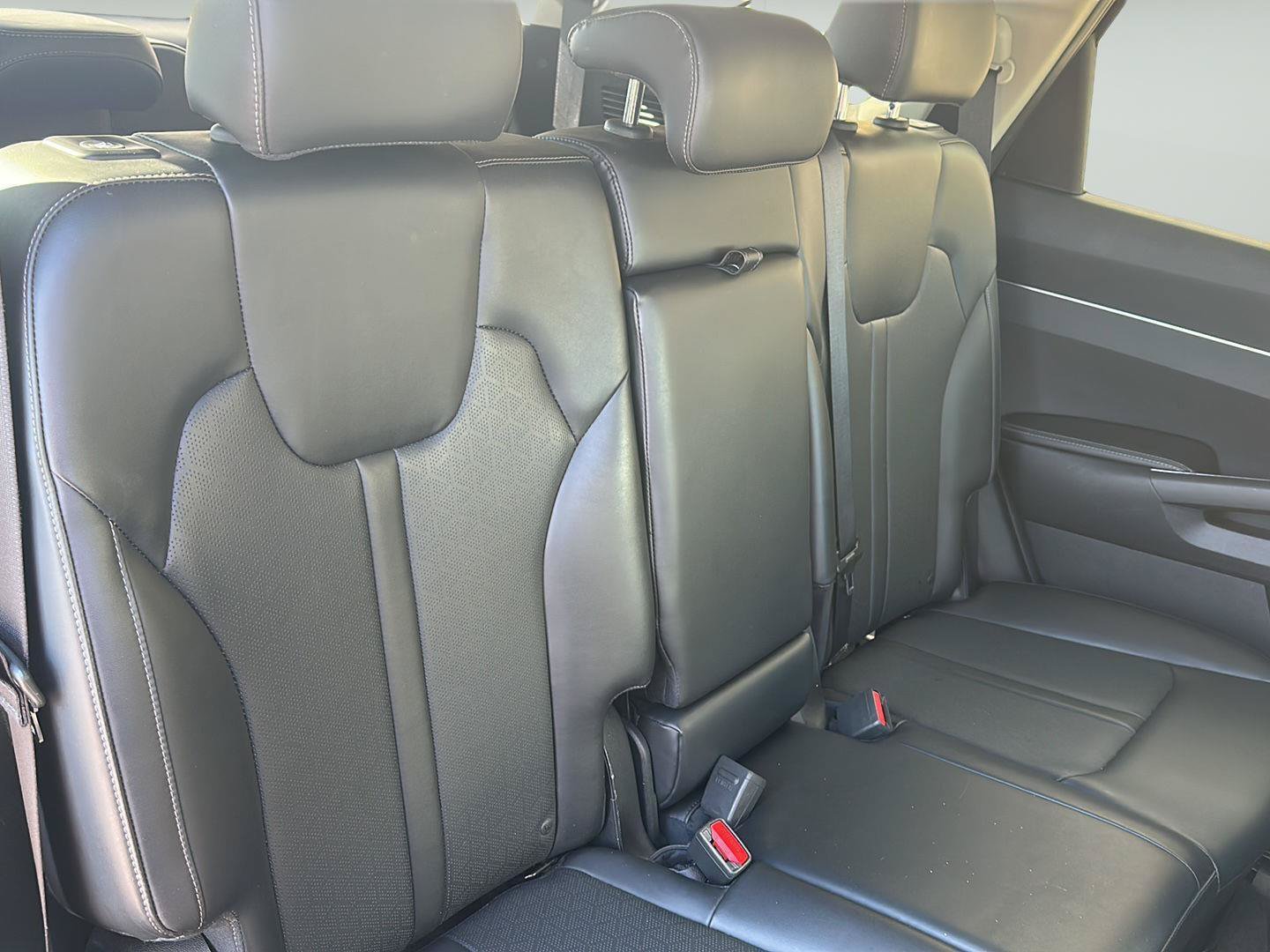 Used 2023 Kia Sorento S w/ Panoramic Sunroof Package FWD image 27