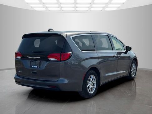 Certified 2023 Chrysler Voyager LX FWD image 7