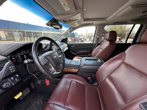 Used 2019 Chevrolet Suburban Premier w/ Premier Plus Edition image 15