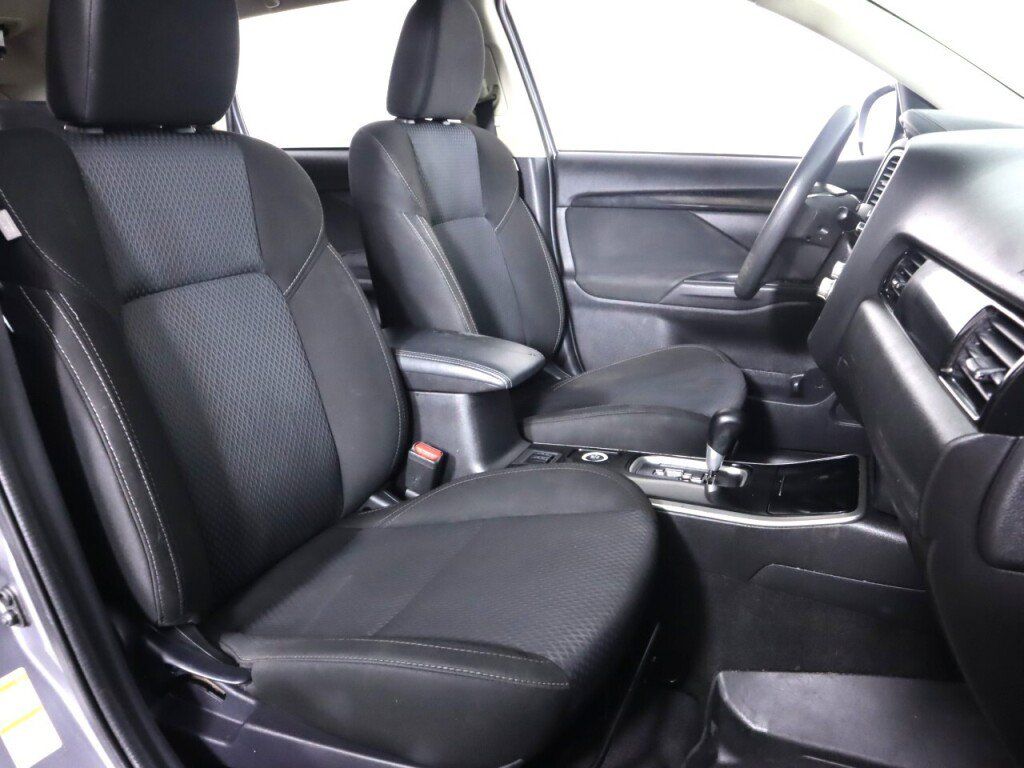 Used 2020 Mitsubishi Outlander ES AWD/4WD image 38