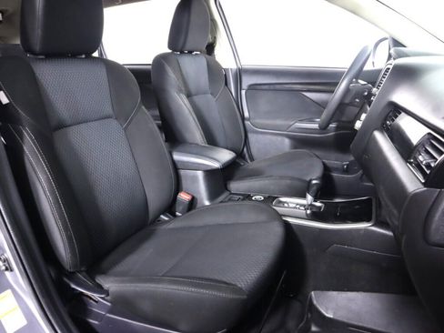 Used 2020 Mitsubishi Outlander ES AWD/4WD image 38