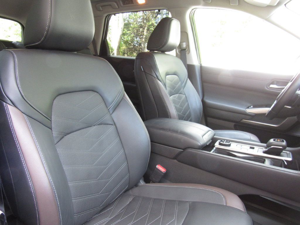 Used 2025 Nissan Pathfinder Platinum AWD/4WD image 20