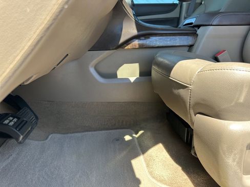 Used 2019 Chevrolet Tahoe LT RWD image 34