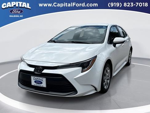 Used 2024 Toyota Corolla LE FWD image 1