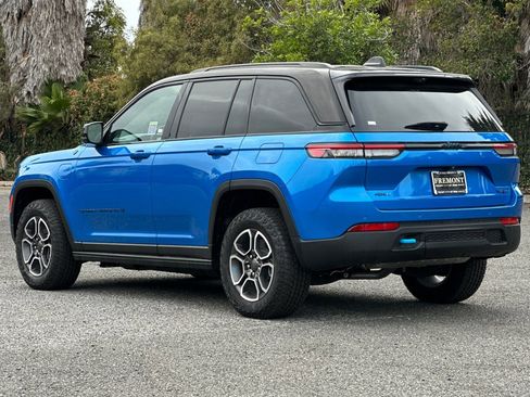 New 2023 Jeep Grand Cherokee Trailhawk w/ Advanced Protech Group II AWD/4WD image 5