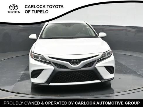 Used 2020 Toyota Camry SE FWD image 6