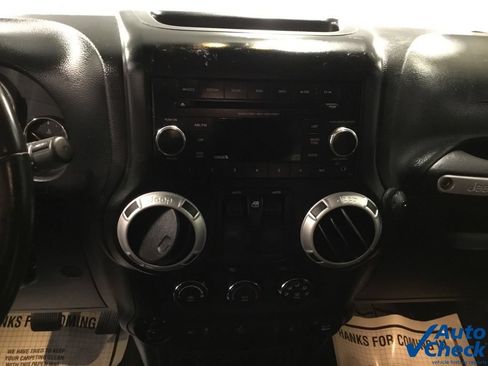 Used 2014 Jeep Wrangler Sahara w/ Dual Top Group AWD/4WD image 43