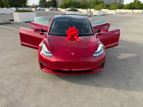 Used 2020 Tesla Model 3 Standard Range Plus RWD image 32