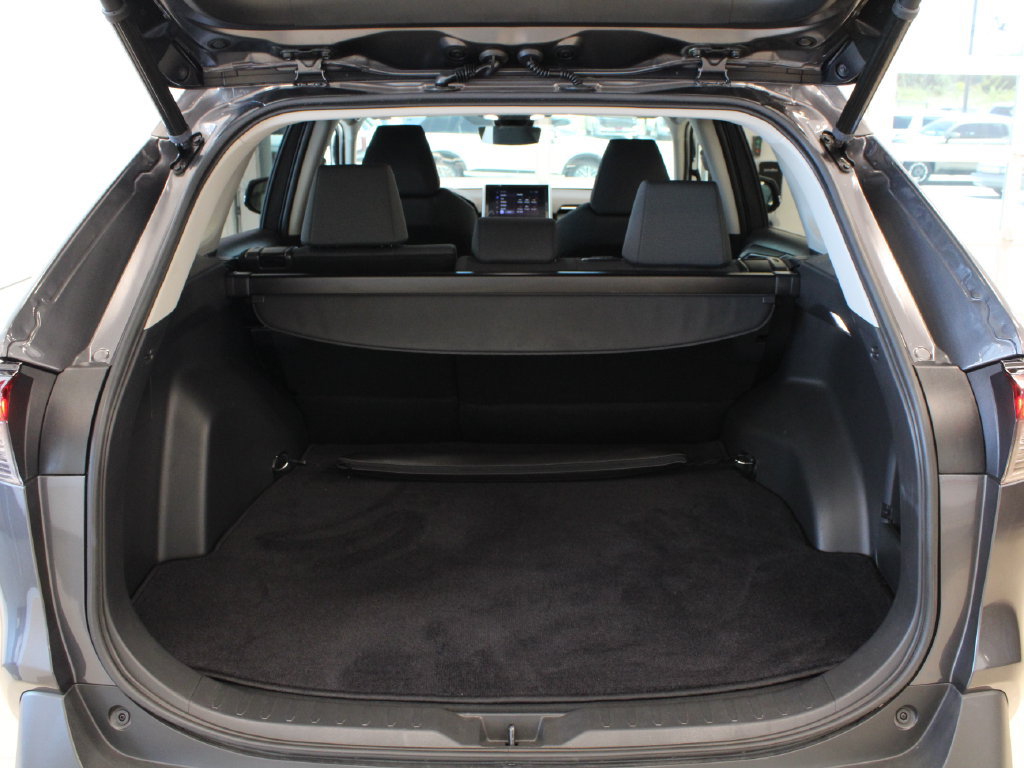 Used 2023 Toyota RAV4 XLE w/ Convenience Package FWD image 31