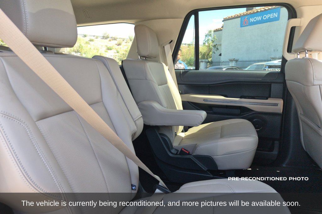 Used 2024 Ford Expedition XLT RWD image 13