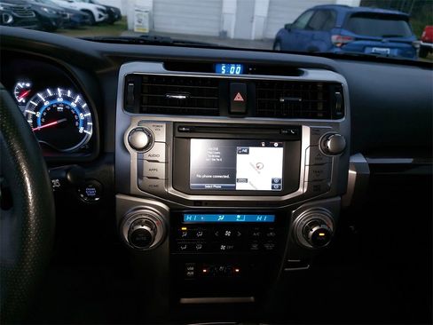 Used 2016 Toyota 4Runner Limited image 16