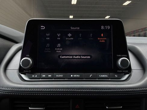 Used 2025 Nissan Rogue SV FWD image 30