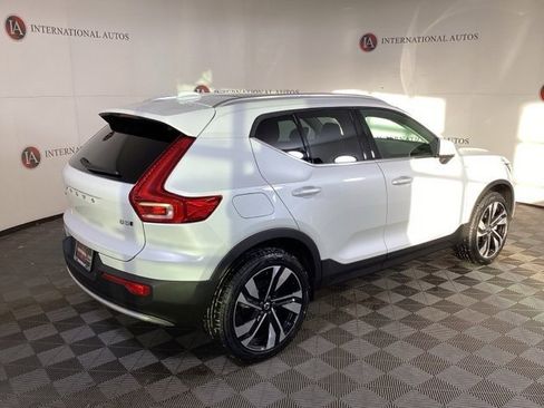 New 2025 Volvo XC40 B5 Ultra w/ Climate Package image 5