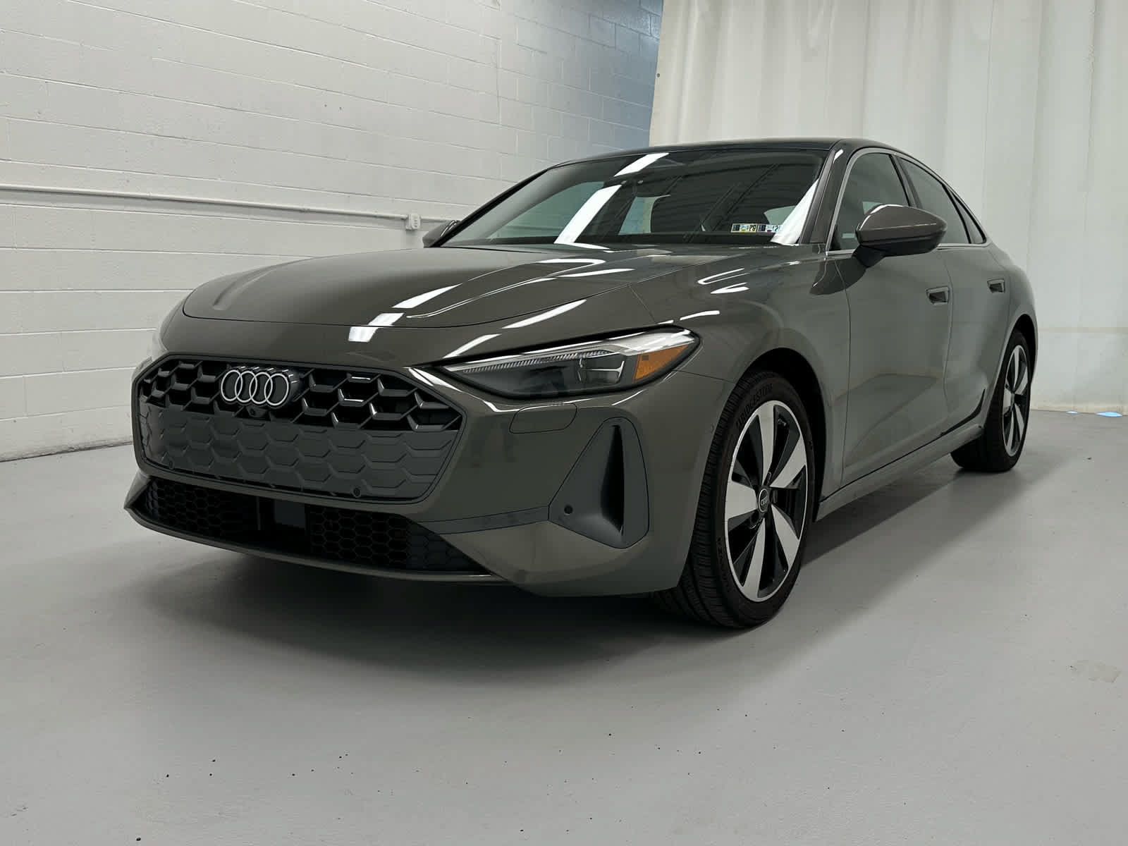 Used 2025 Audi A5 2.0T Premium w/ Convenience Package AWD/4WD image 4