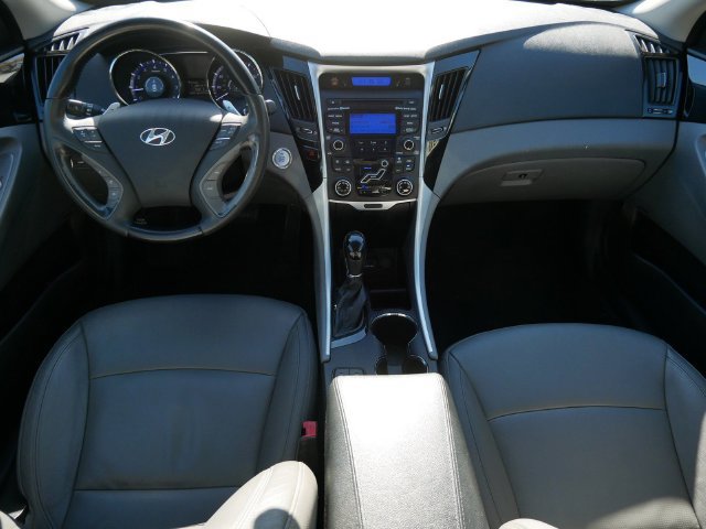Used 2012 Hyundai Sonata Limited FWD image 12