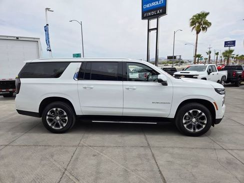 Used 2025 Chevrolet Suburban LT w/ Comfort Package image 7