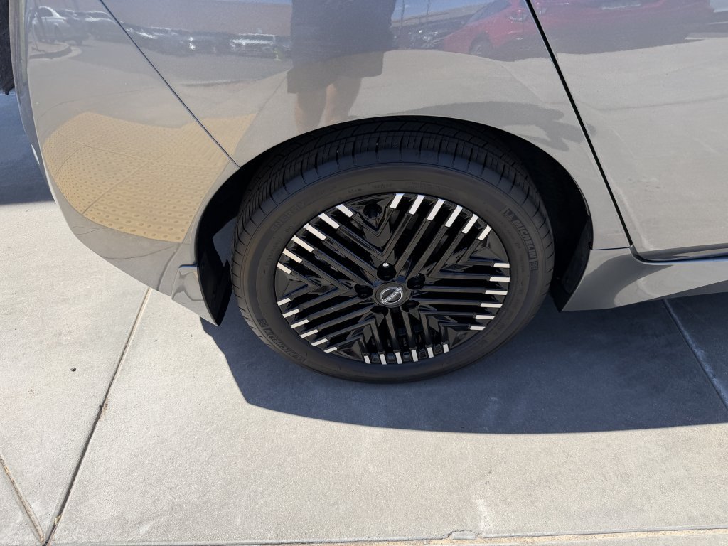 Used 2024 Nissan Leaf SV Plus FWD image 15