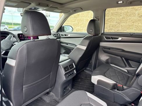Used 2025 Volkswagen Atlas Peak Edition SE AWD/4WD image 13