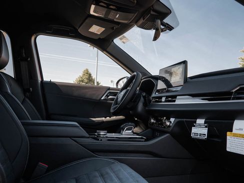 New 2026 Mitsubishi Outlander LE image 10