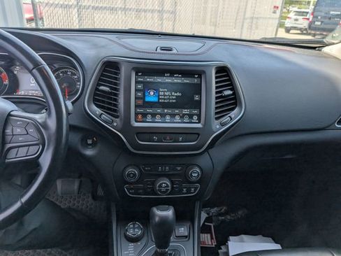 Used 2021 Jeep Cherokee Trailhawk w/ Trailer Tow Group AWD/4WD image 3