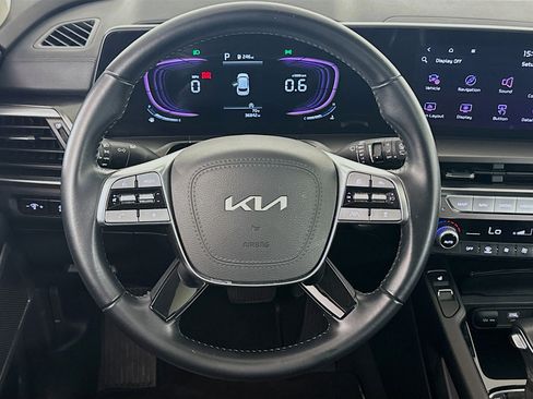 Used 2025 Kia Telluride S FWD image 18
