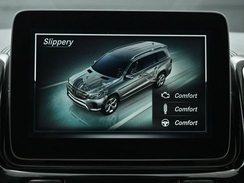 Used 2018 Mercedes-Benz GLS 550 4MATIC w/ Driver Assistance Package image 35